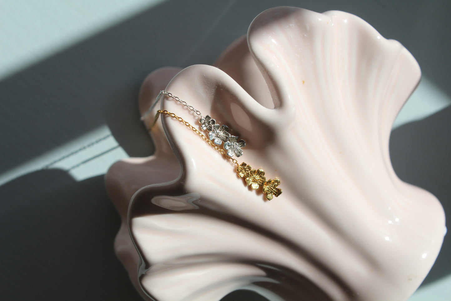 Trois Fleur Cerise Hanging Sølv